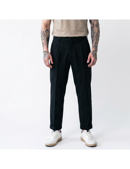 Outfit pantalone nero classico