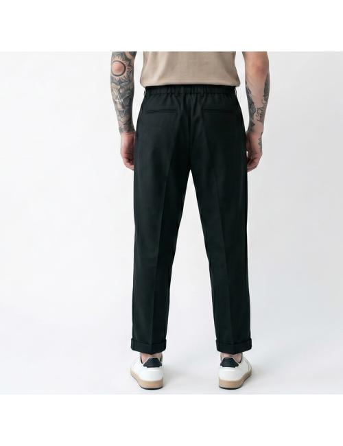 Outfit pantalone nero classico