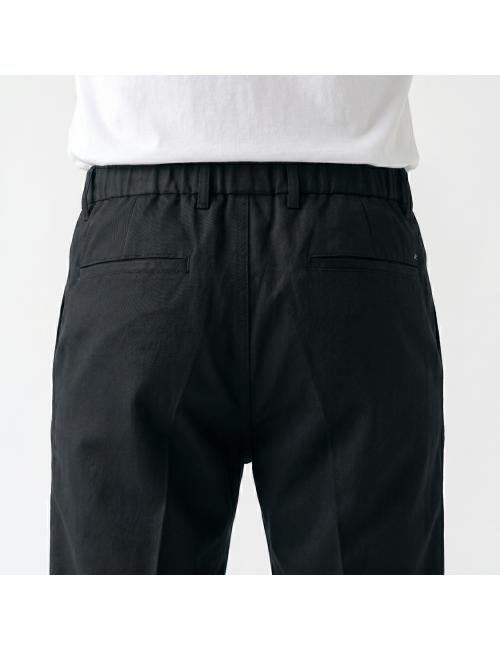 Outfit pantaloni neri leggeri