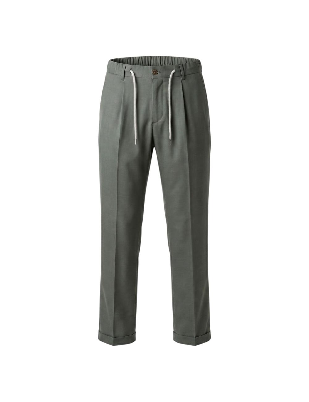 Outfit pantaloni verdi leggeri