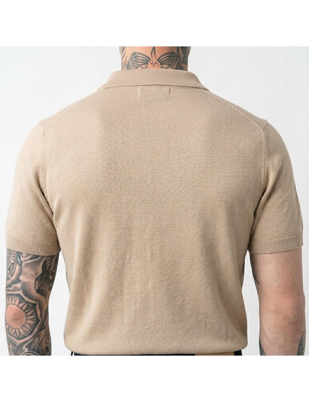 Outfit polo maniche corte...