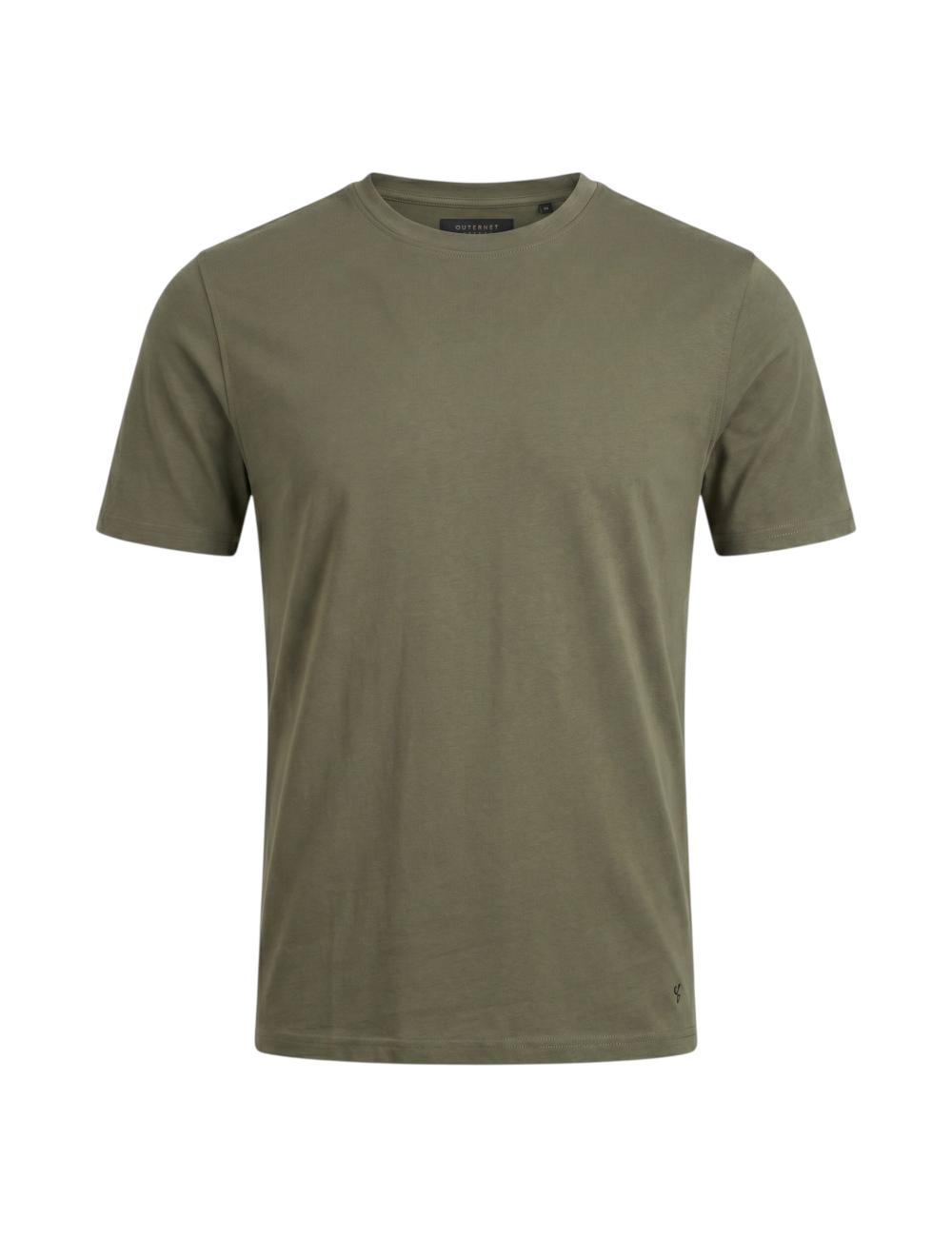 Outfit tshirt uomo basica...