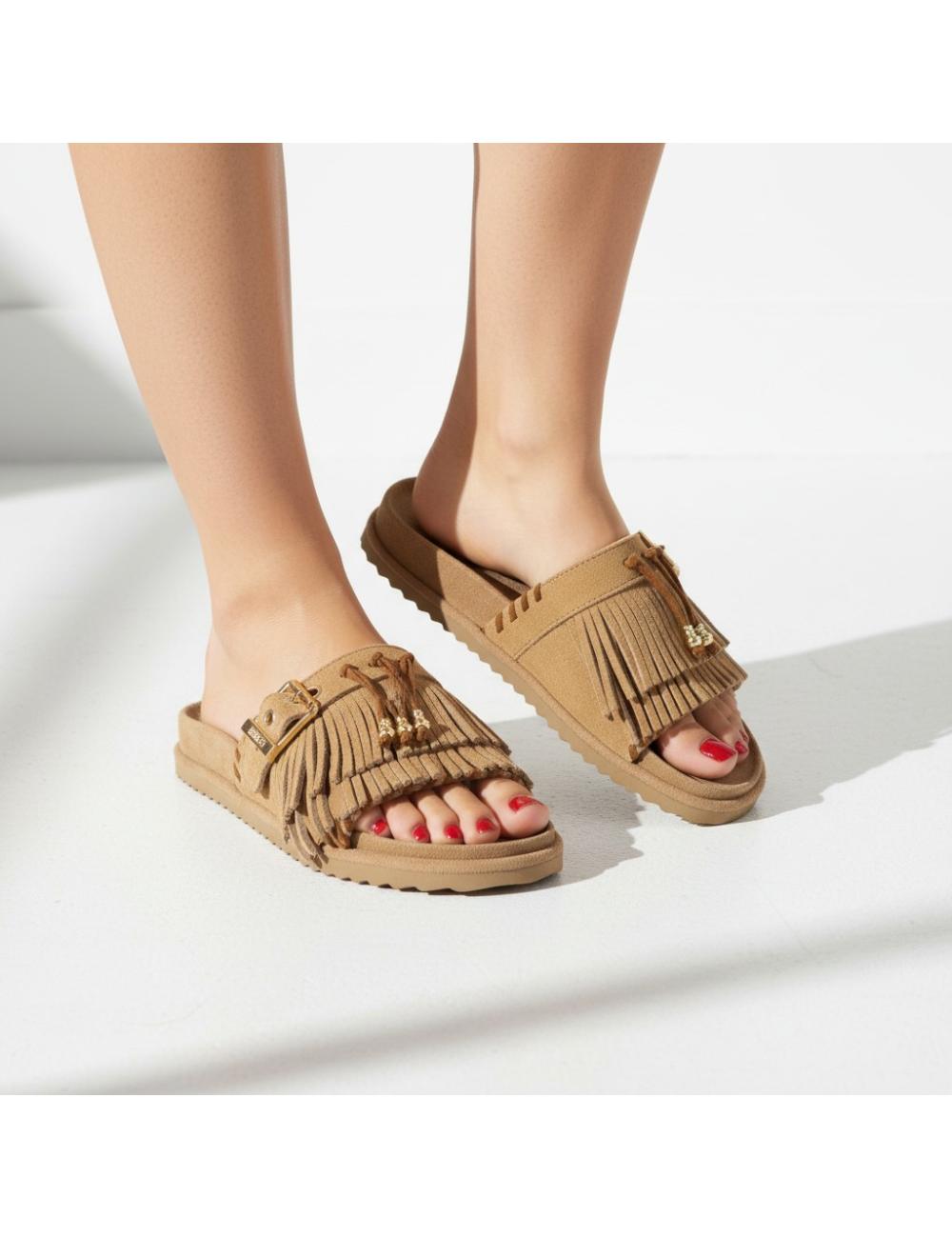 Colors of California Slofiw Sandals with Fringes