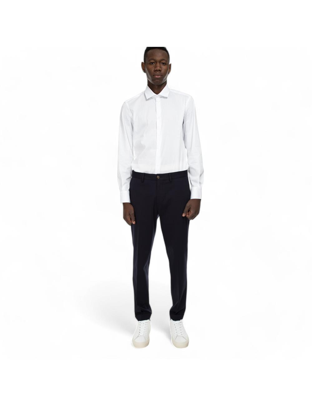Outfit pantalone blu