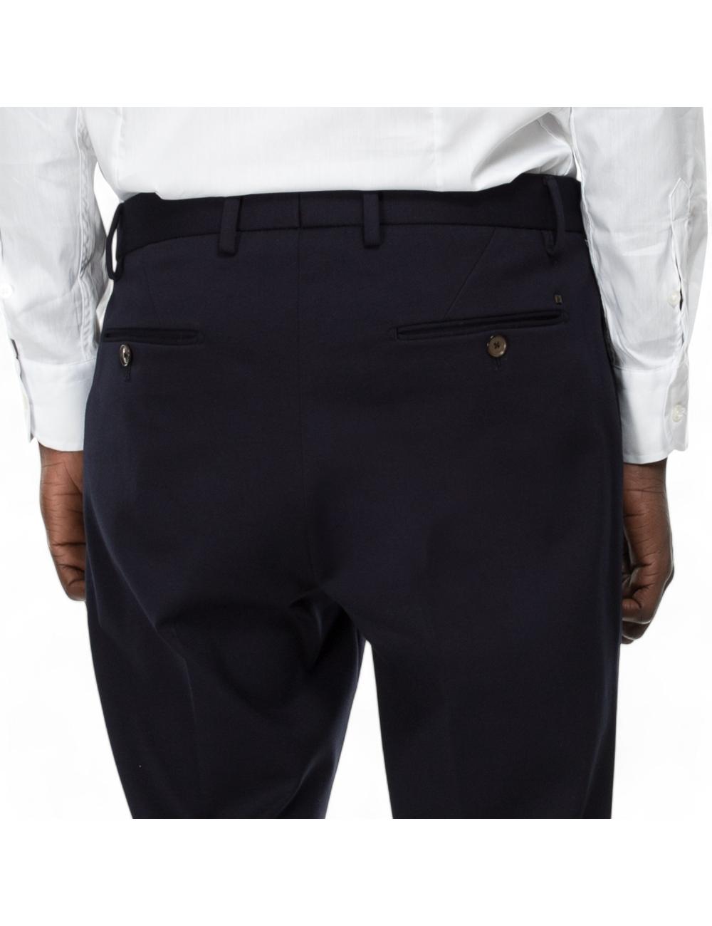 Outfit pantalone blu