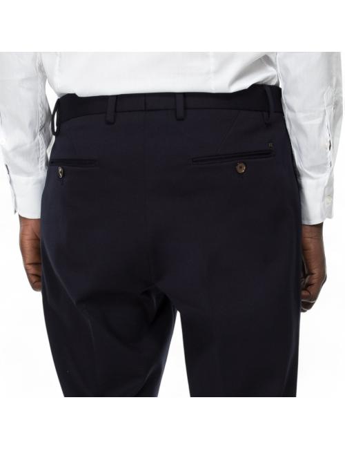 Outfit pantalone nero
