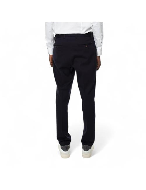Outfit pantalone nero