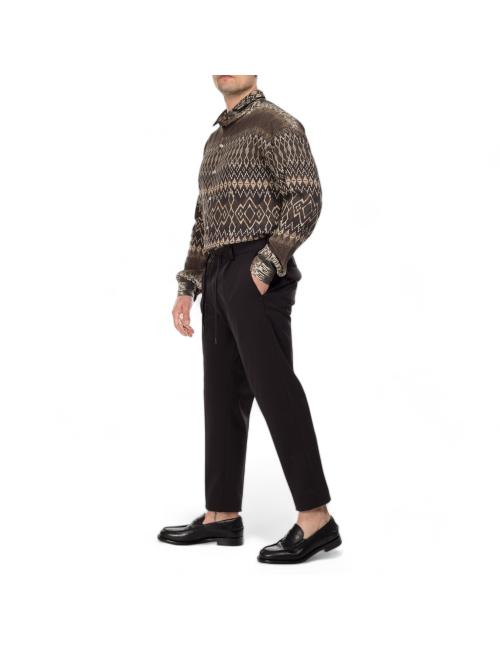 Outfit pantaloni neri con...