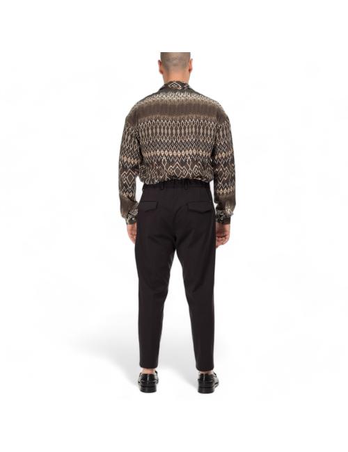 Outfit pantaloni neri con...