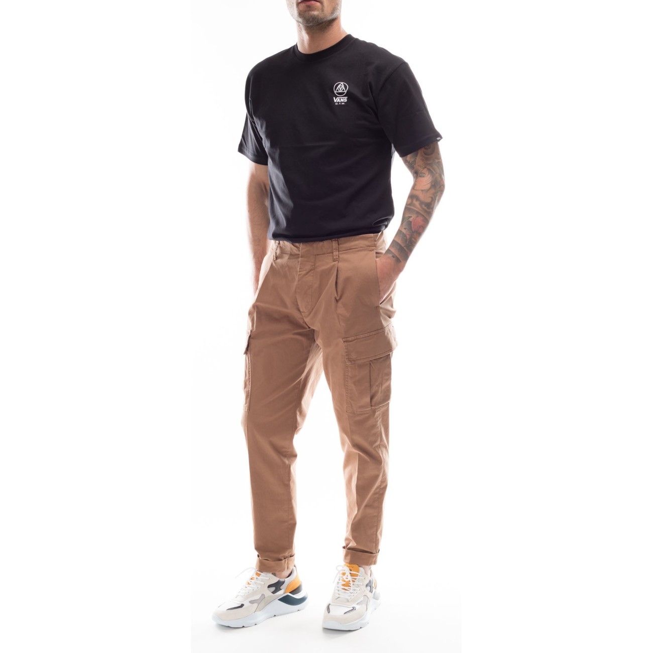 Outfit pantalone chino...