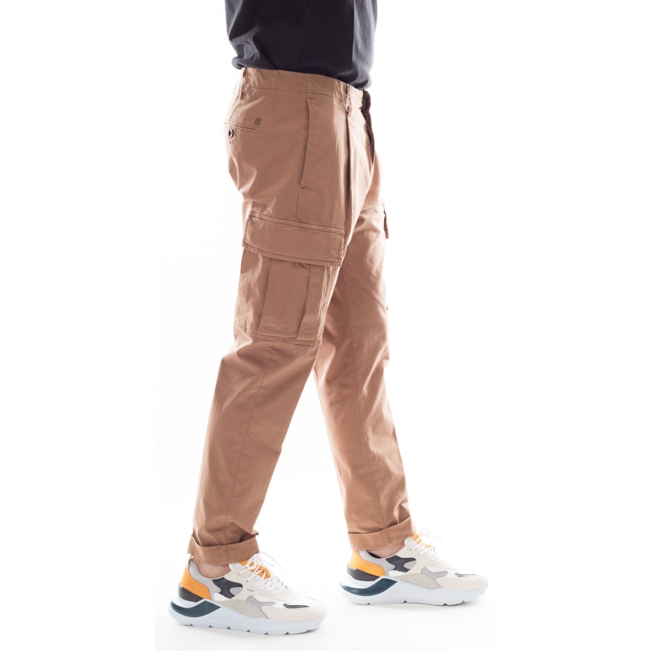 Brown chino pant outfit...