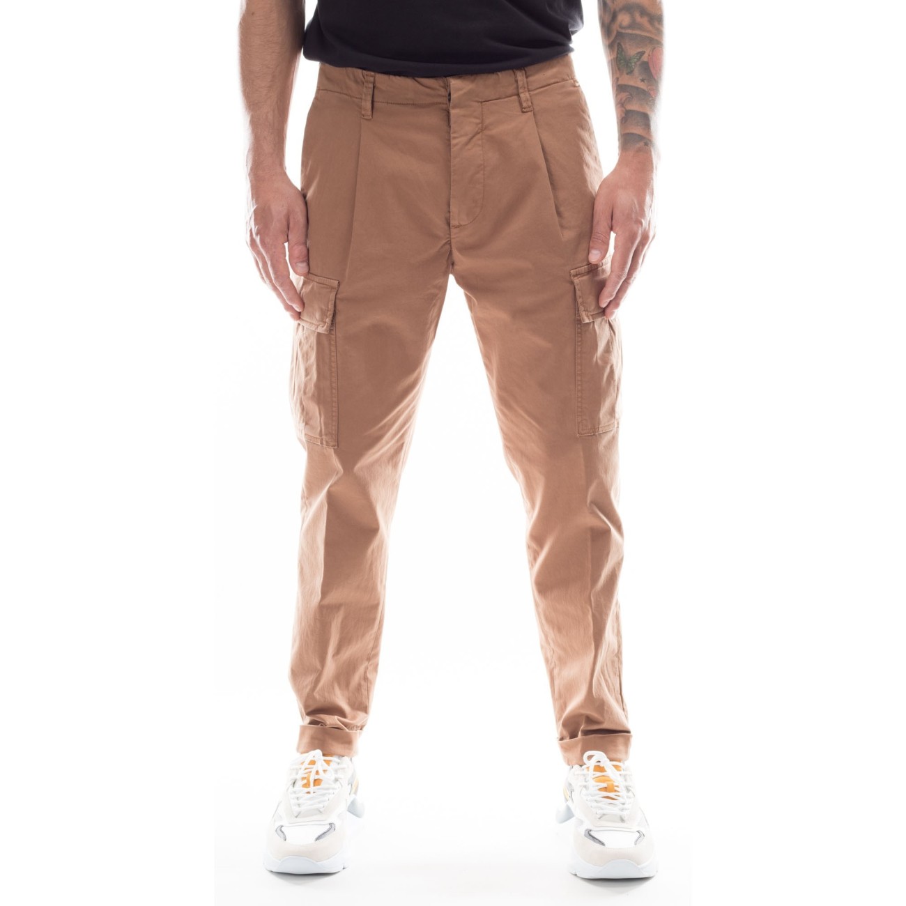 Brown chino pant outfit...