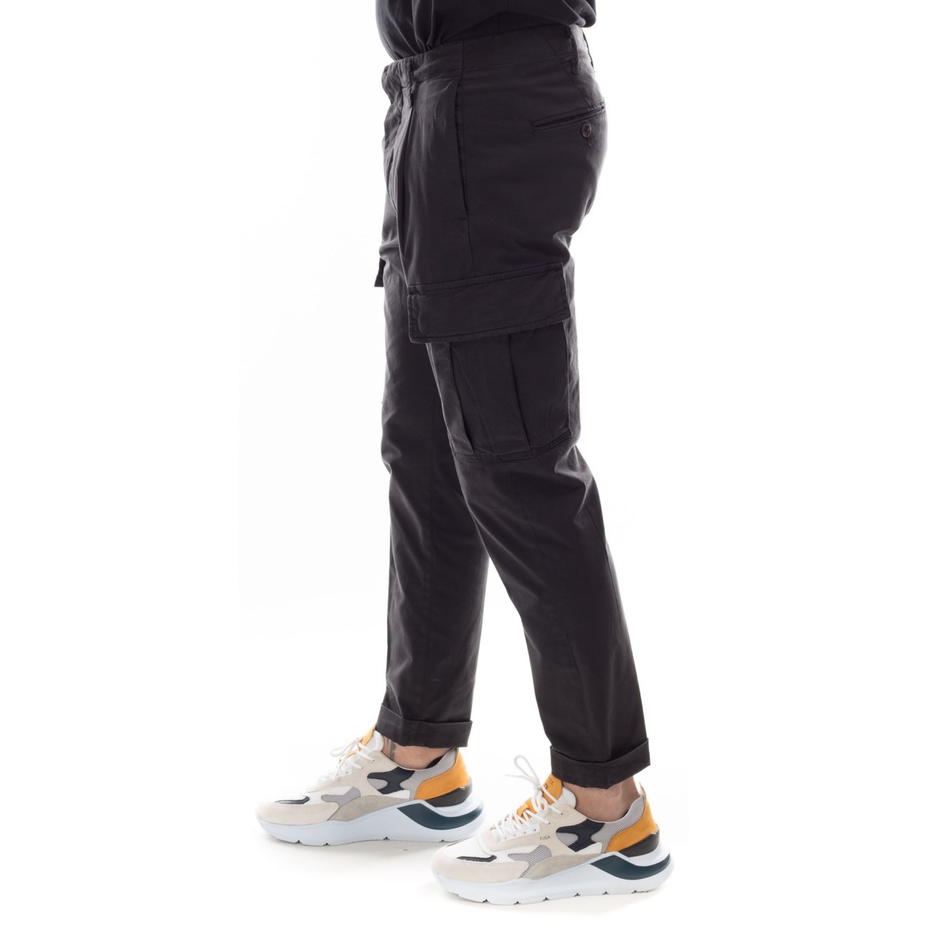 Outfit pantalone chino nero...
